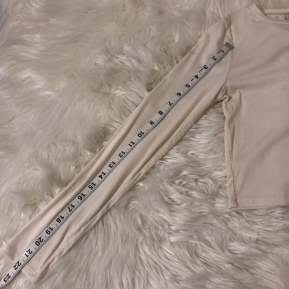 Wild Fable Long Sleeve Pug Crop Top Ivory 
 XS - Picture 8 of 15